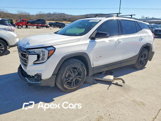 GMC Terrain 2022 - Image 1 of 14