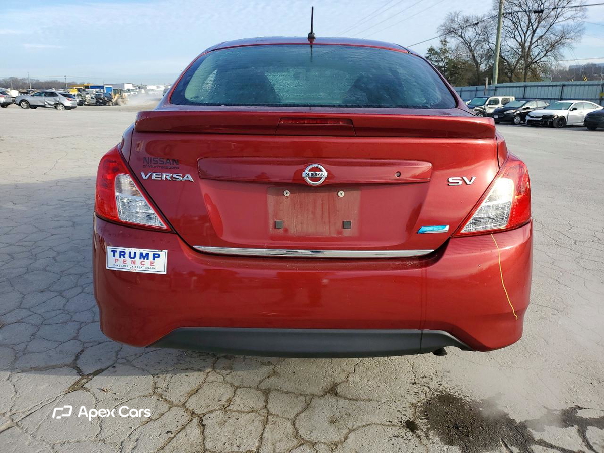 Nissan Versa 2016