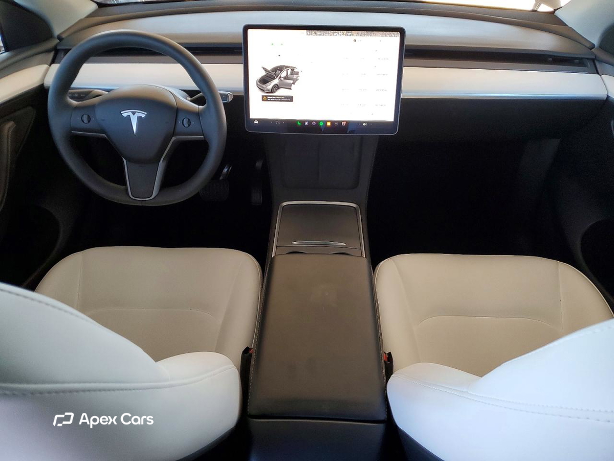 Tesla Model Y 2025