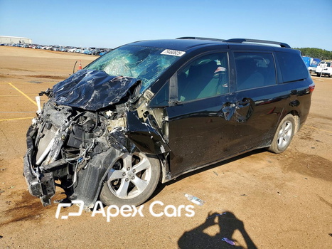 Toyota Sienna 2015 - Image 1 of 5