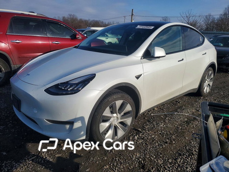 Tesla Model Y 2021 - Image 1 of 13