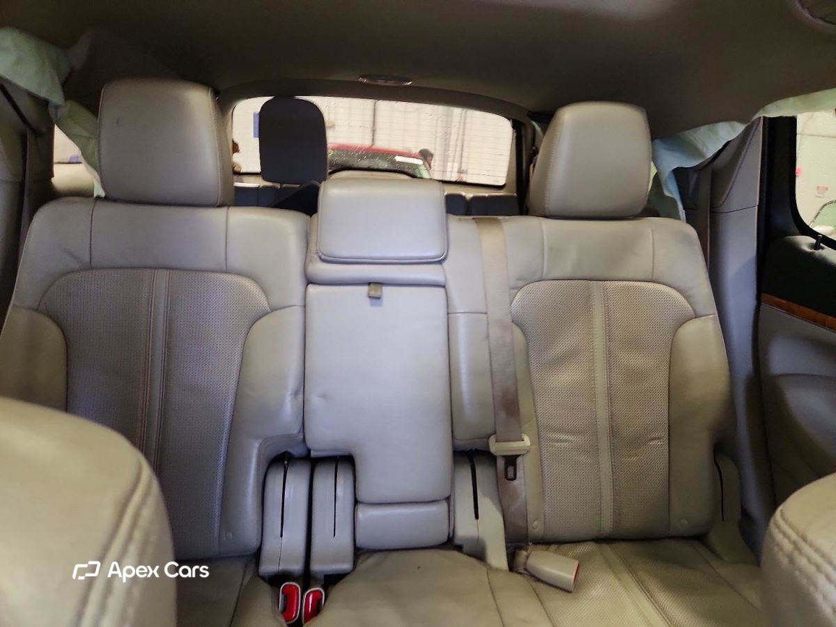 Lincoln MKT 2012