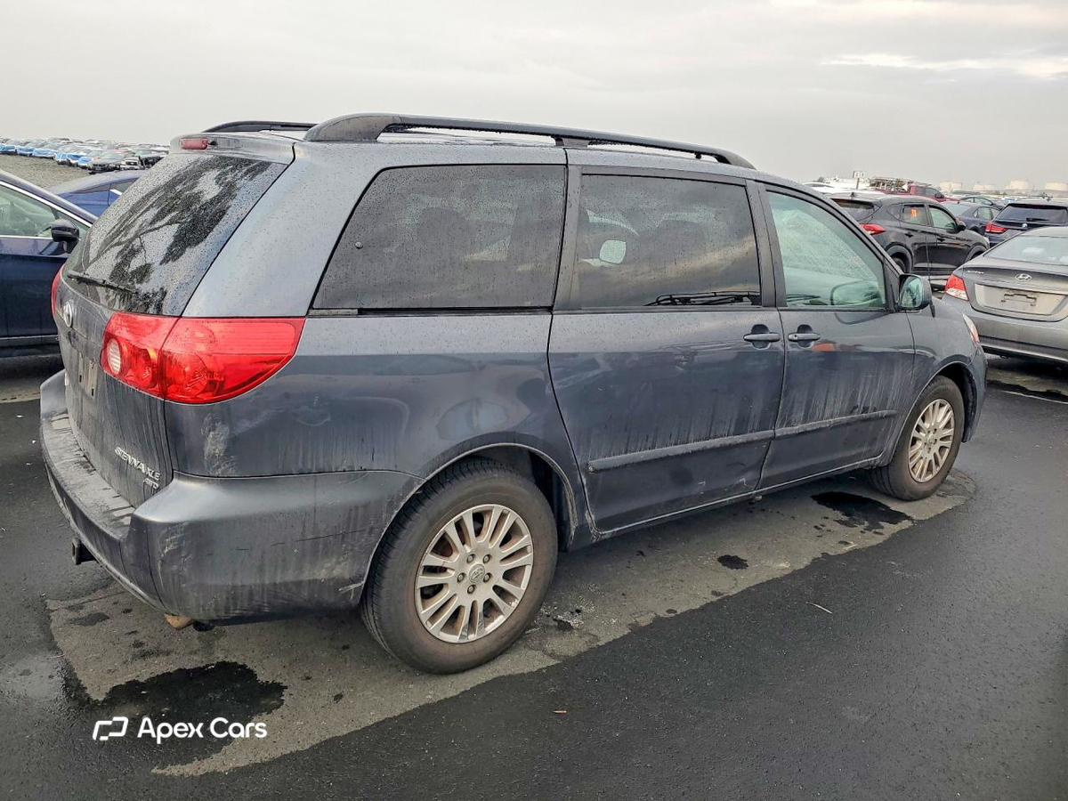 Toyota Sienna 2010