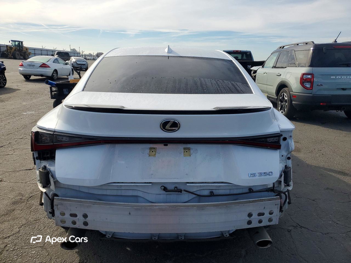 Lexus IS 2025