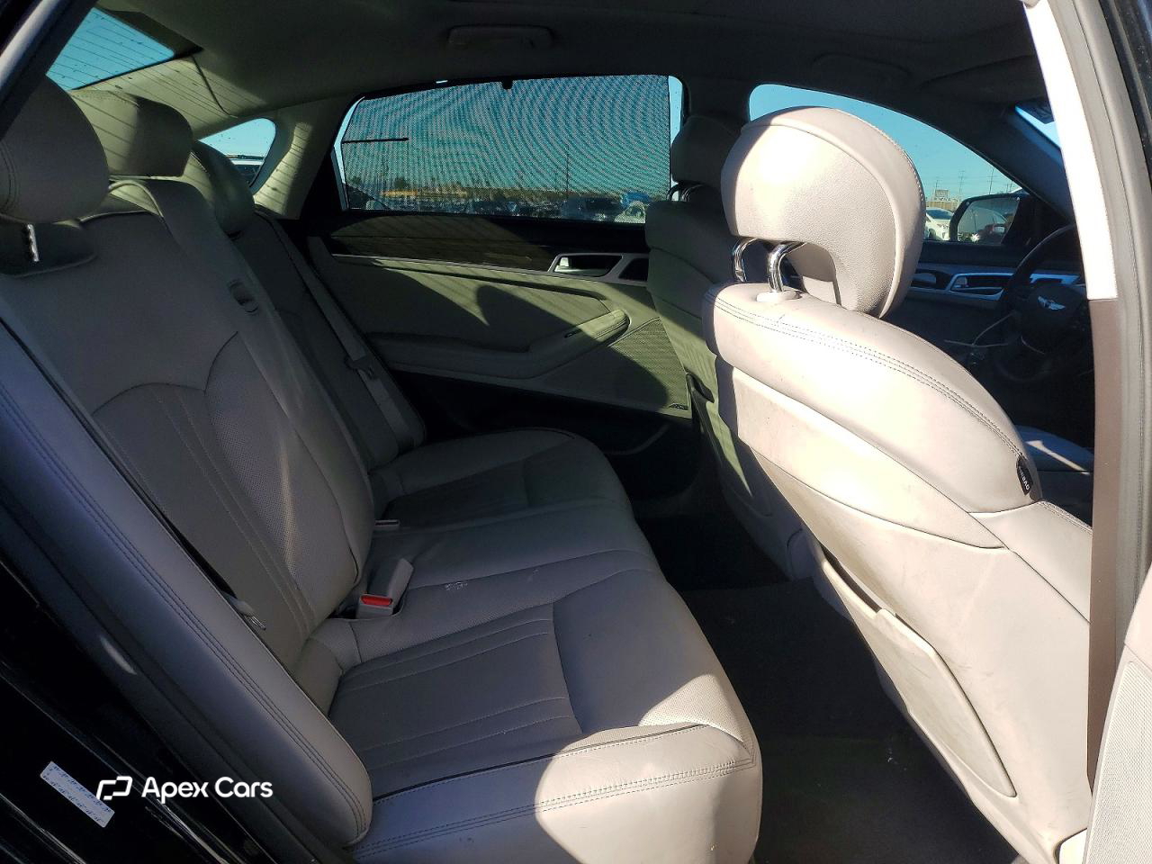 Hyundai Genesis 2015