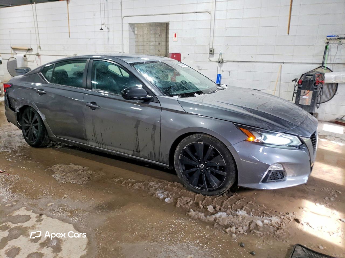 Nissan Altima 2020