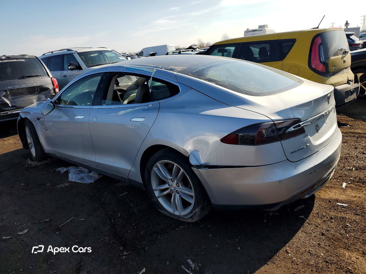 Tesla Model S 2014