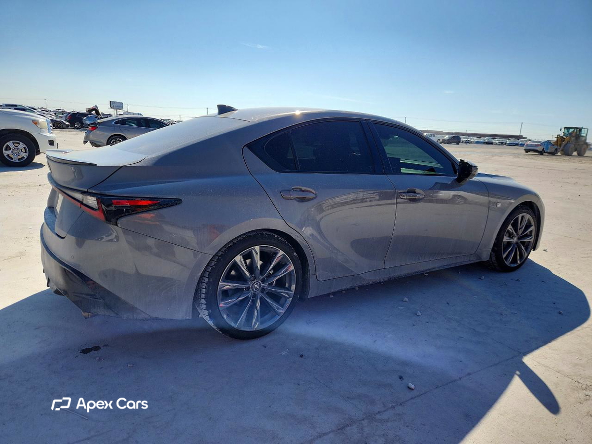 Lexus IS 2024
