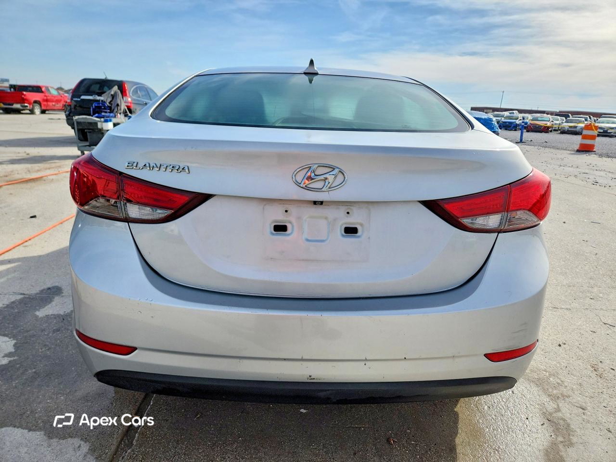 Hyundai Elantra 2015