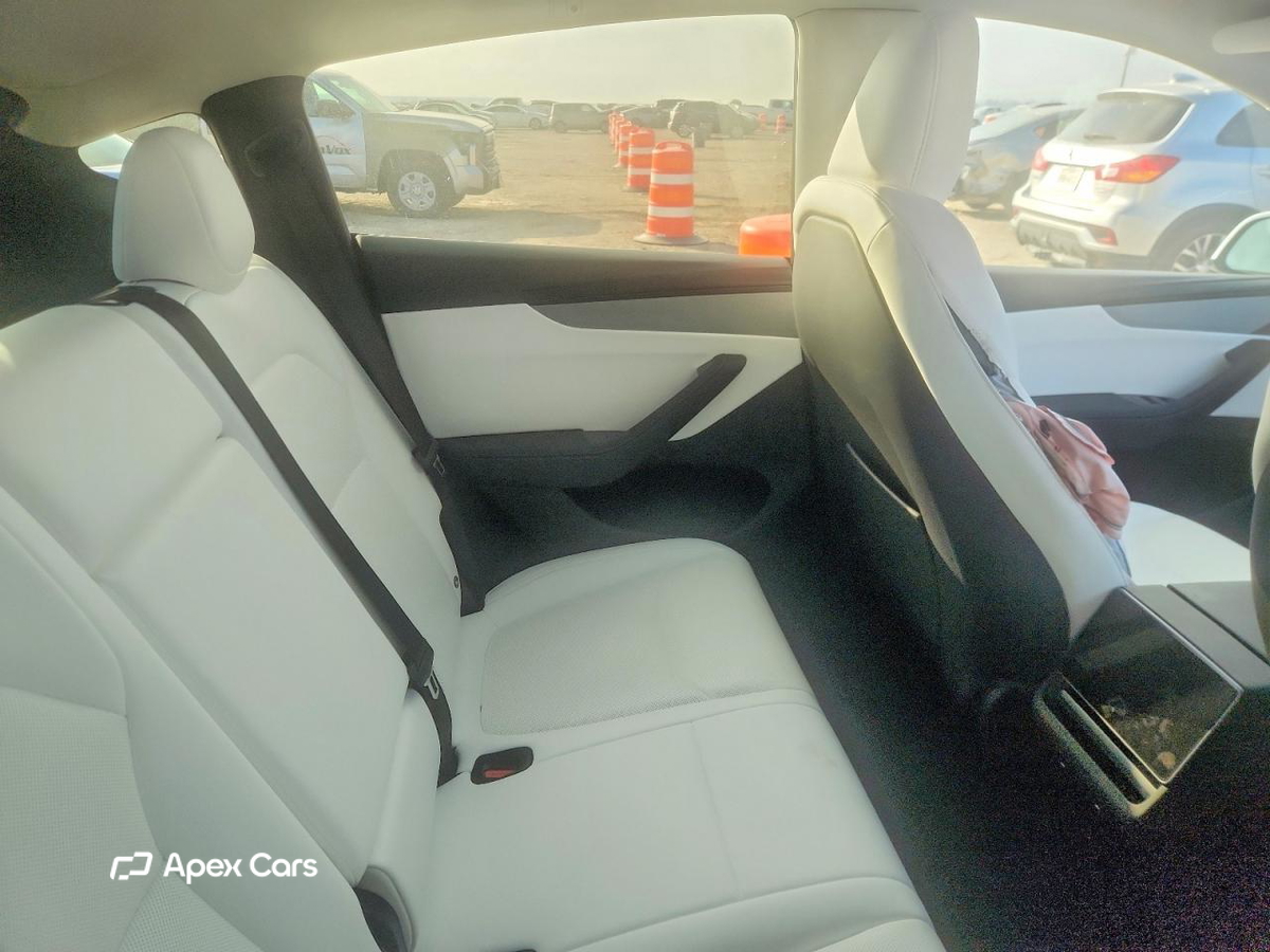 Tesla Model Y 2026