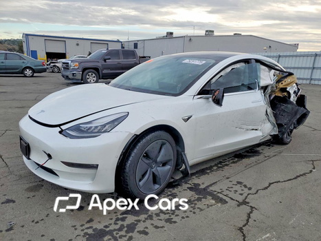 Tesla Model 3 2020 - Image 1 of 13