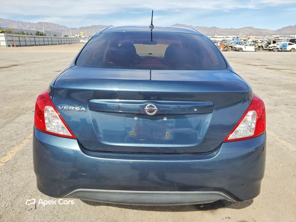 Nissan Versa 2016