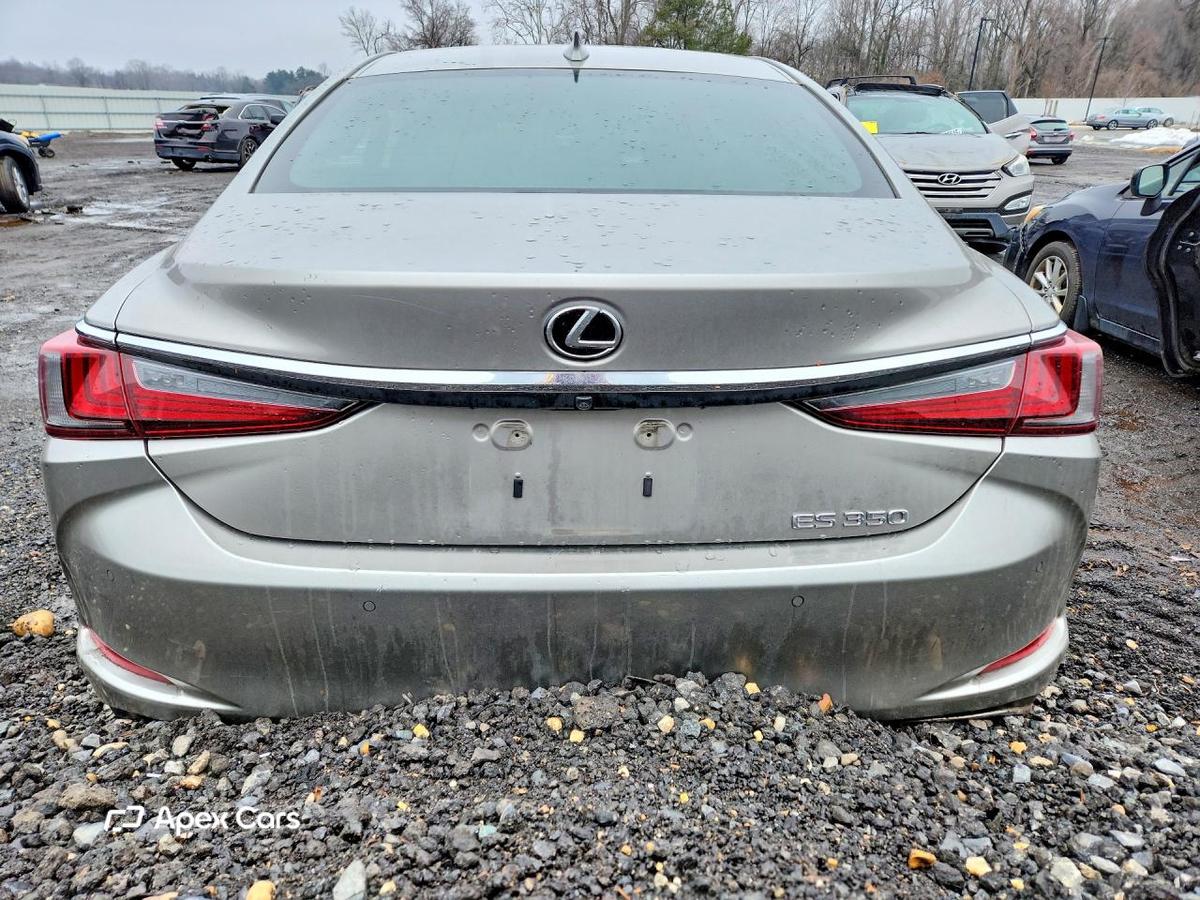 Lexus ES 2019