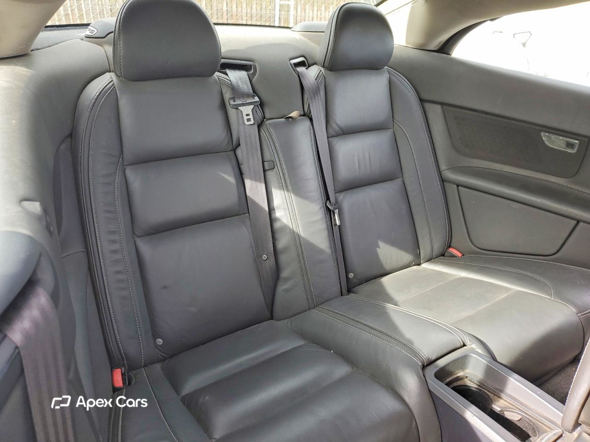 Volvo C70 2011