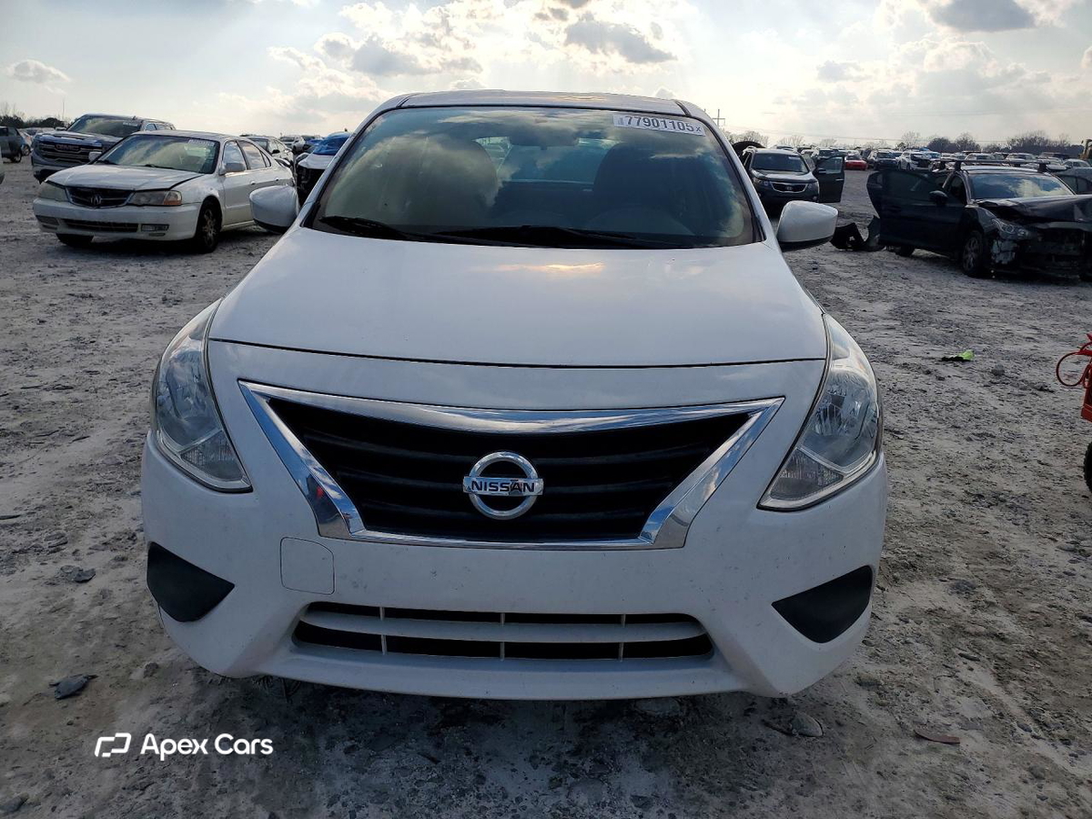Nissan Versa 2018