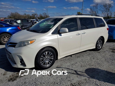 Toyota Sienna 2018 - Image 1 of 13