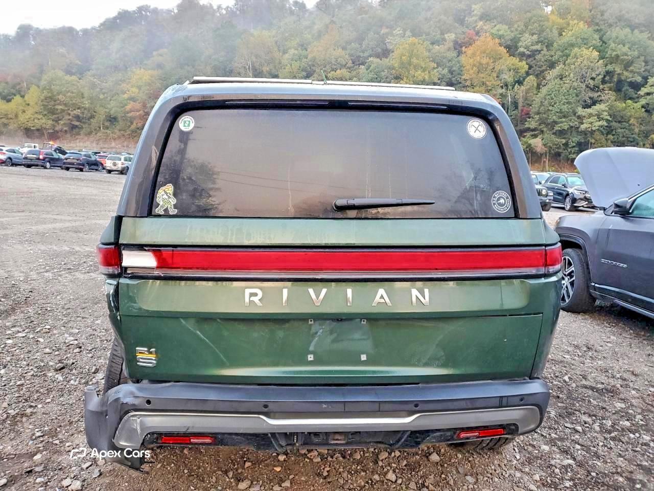 Rivian R1S 2023
