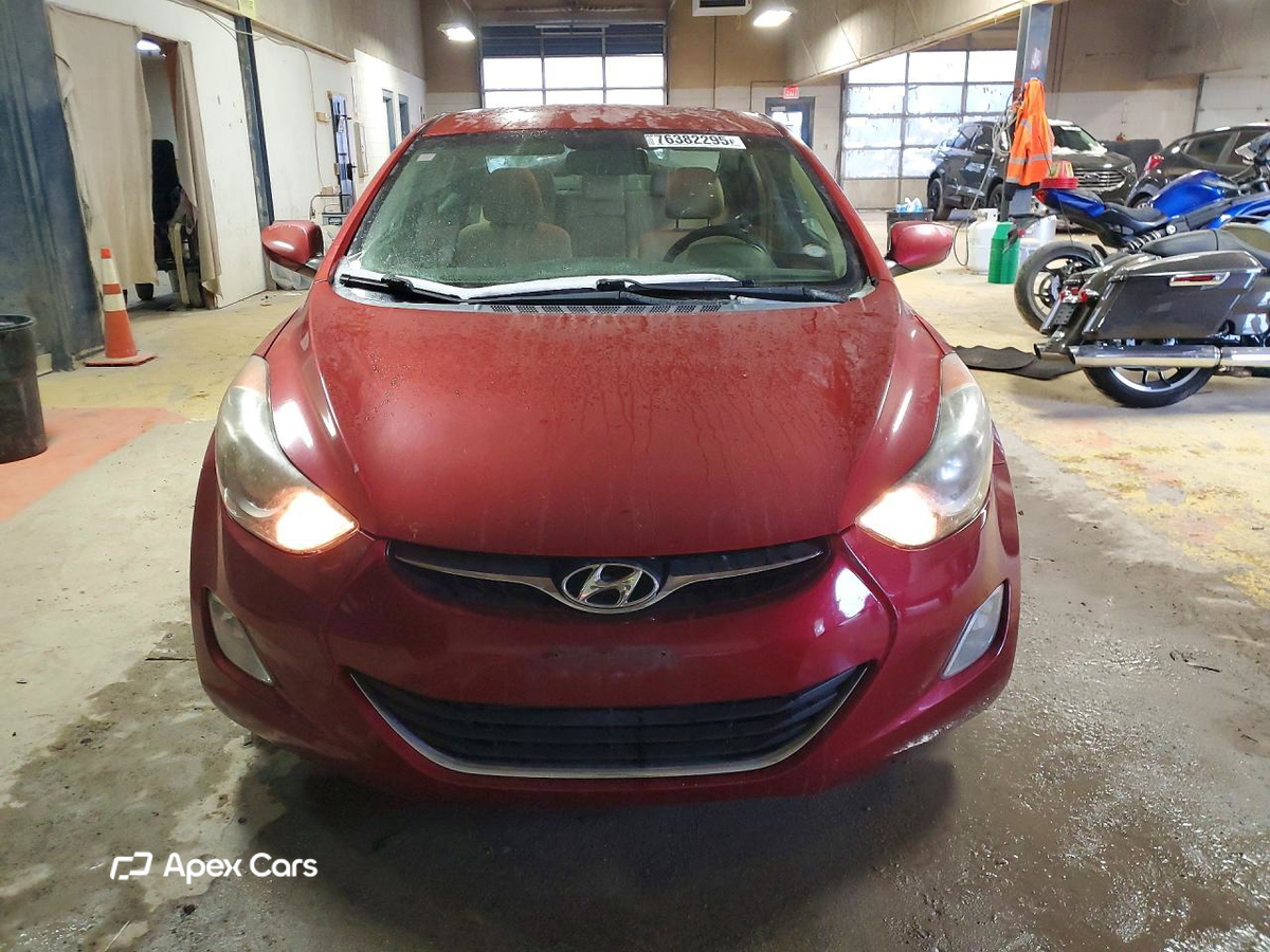 Hyundai Elantra 2012