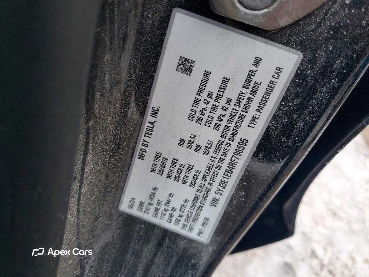 Tesla Model 3 2024
