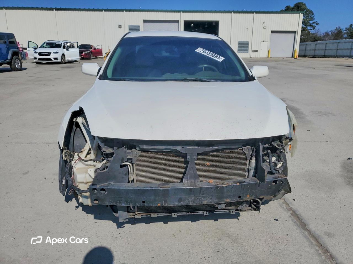 Nissan Altima 2010