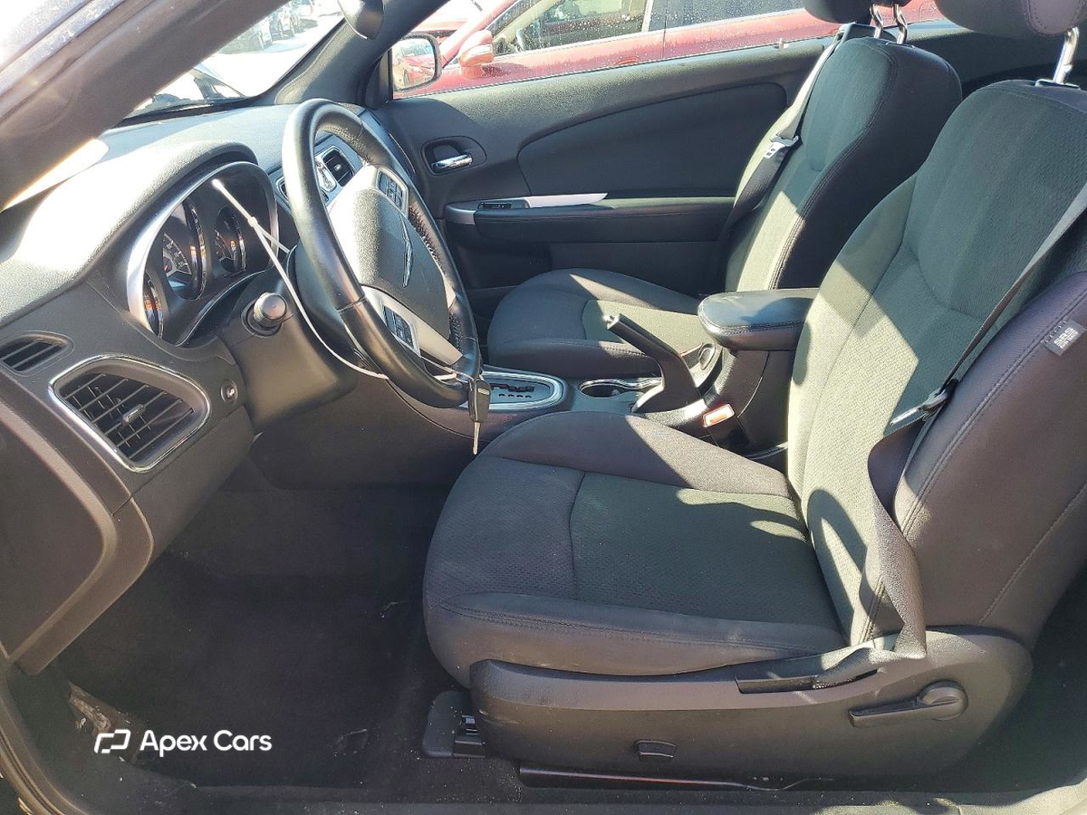Chrysler 200 2012
