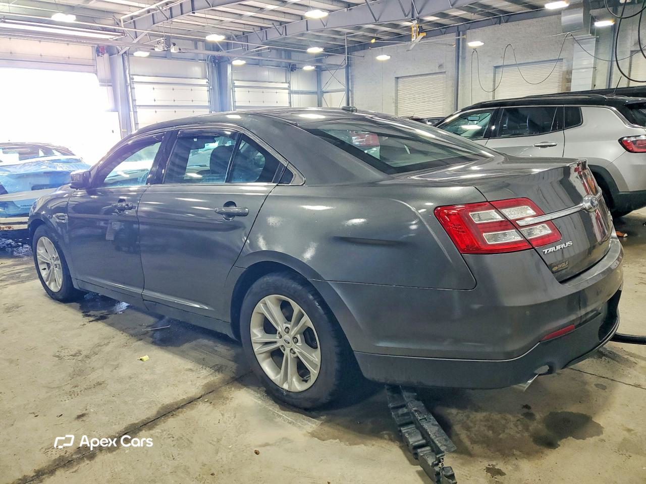 Ford Taurus 2016