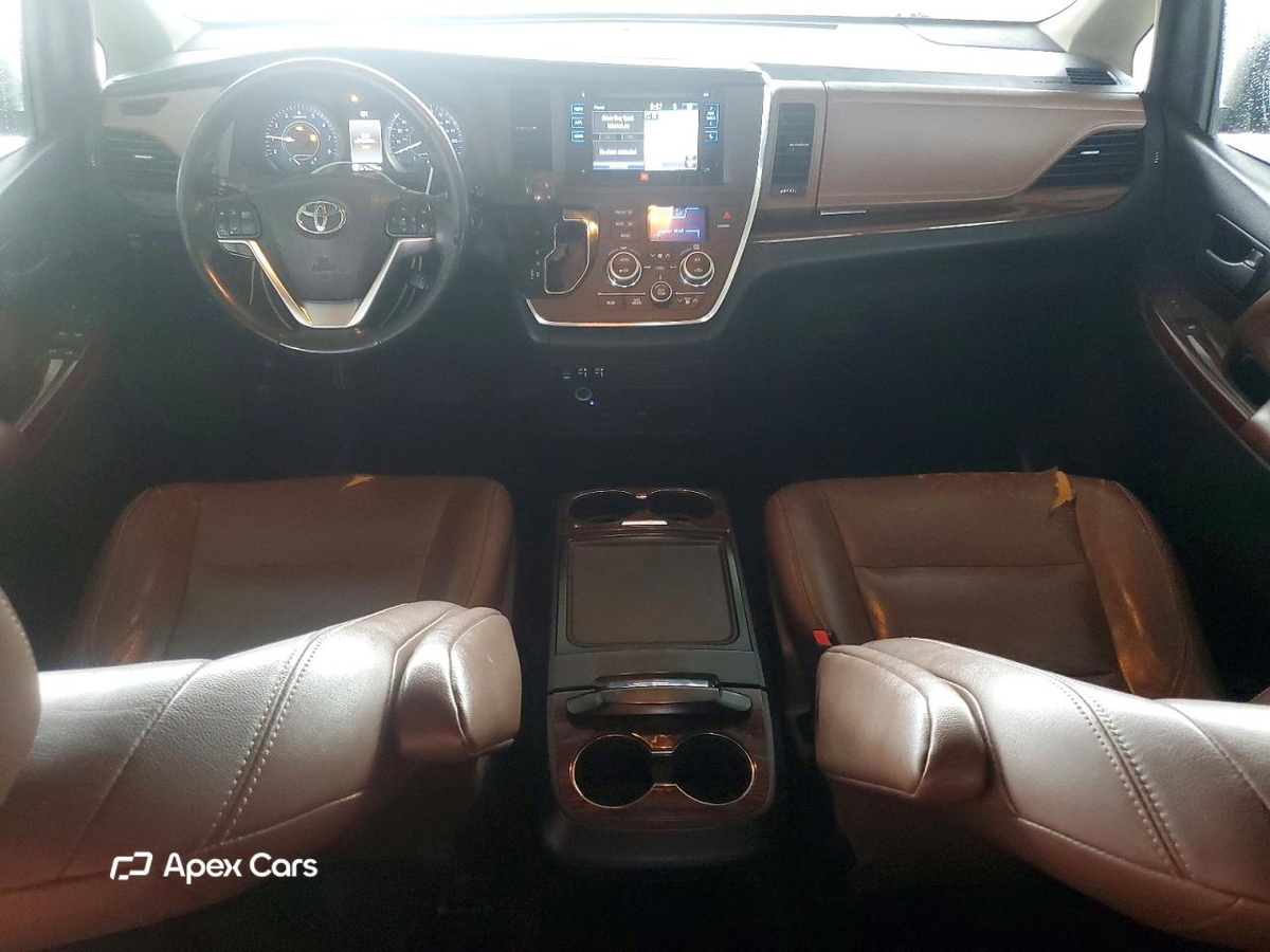 Toyota Sienna 2015