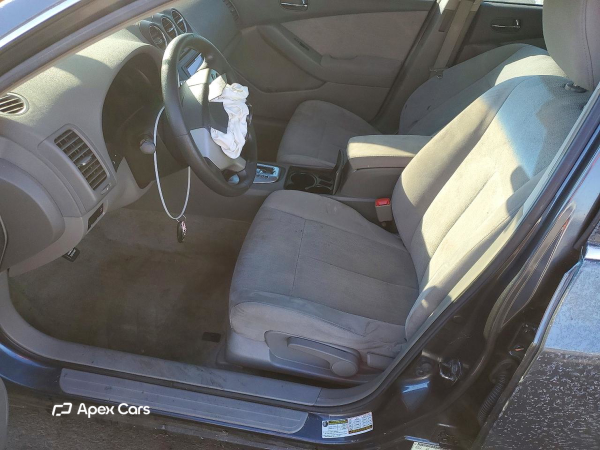 Nissan Altima 2010