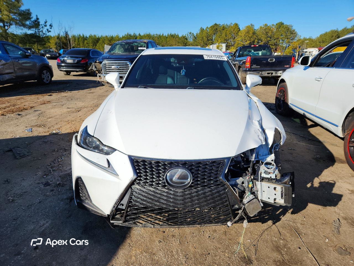 Lexus IS 2019