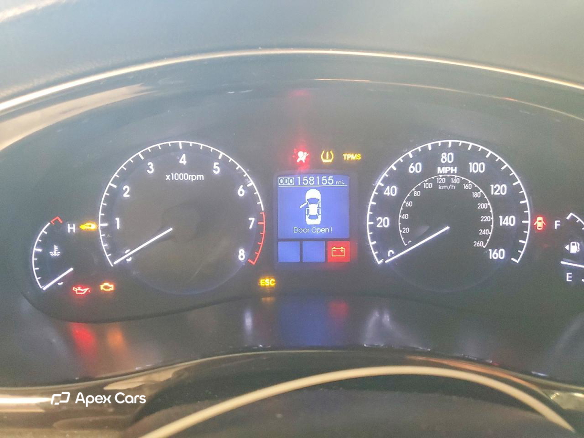 Hyundai Genesis 2012