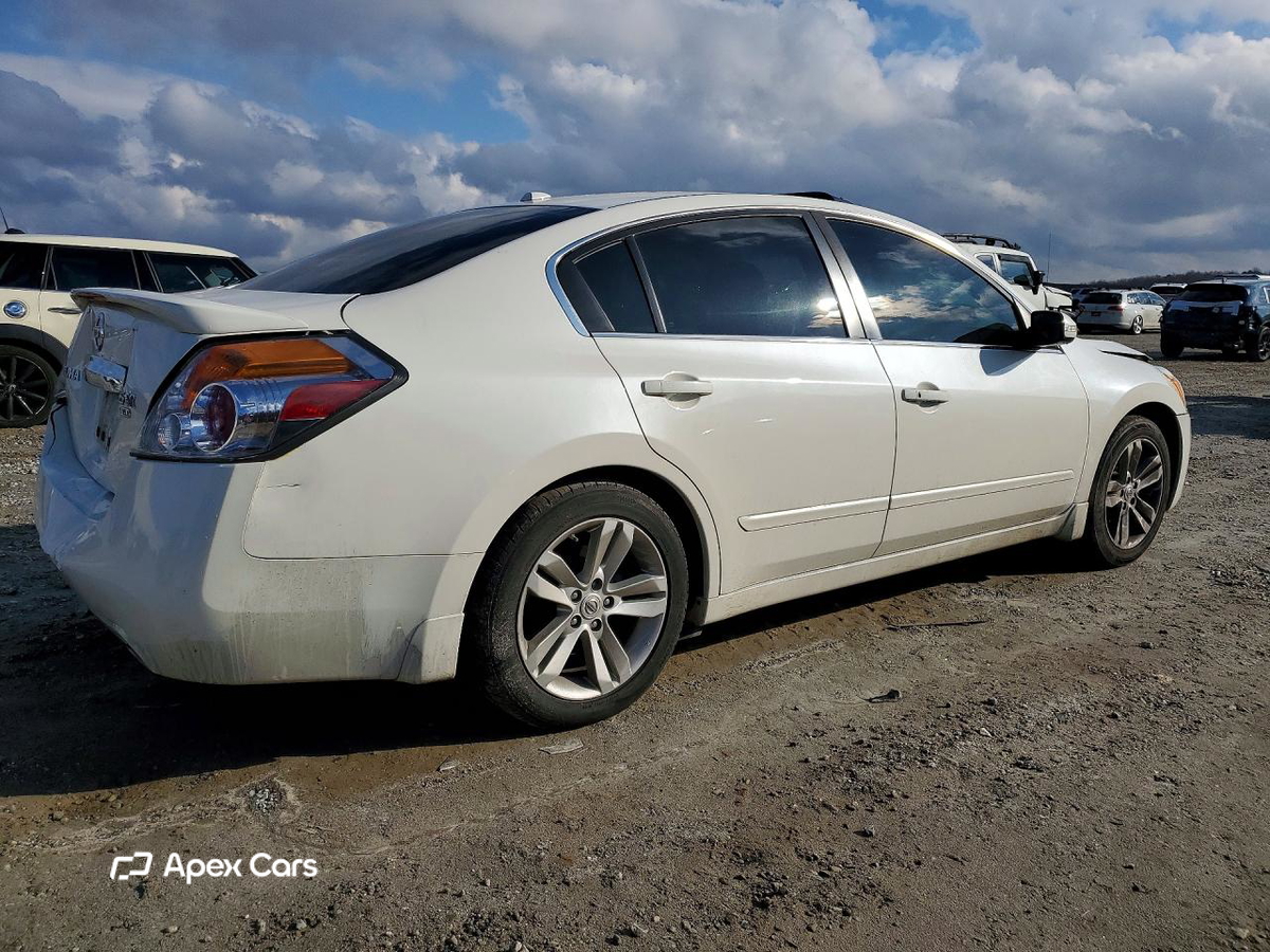 Nissan Altima 2011