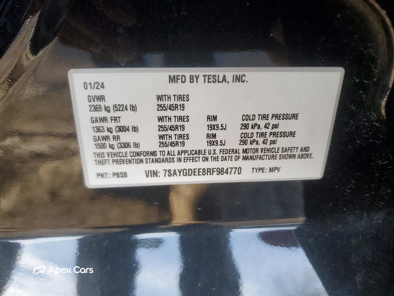 Tesla Model Y 2024