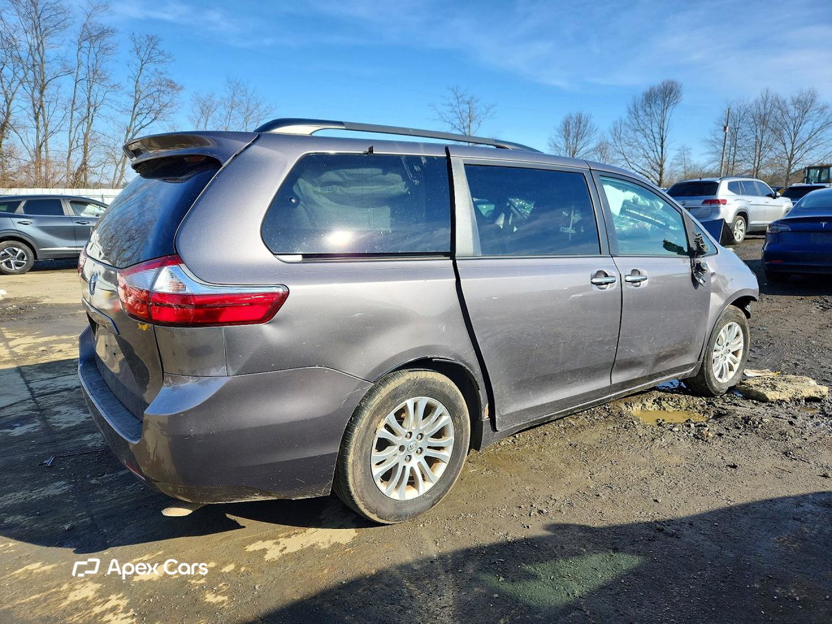 Toyota Sienna 2015