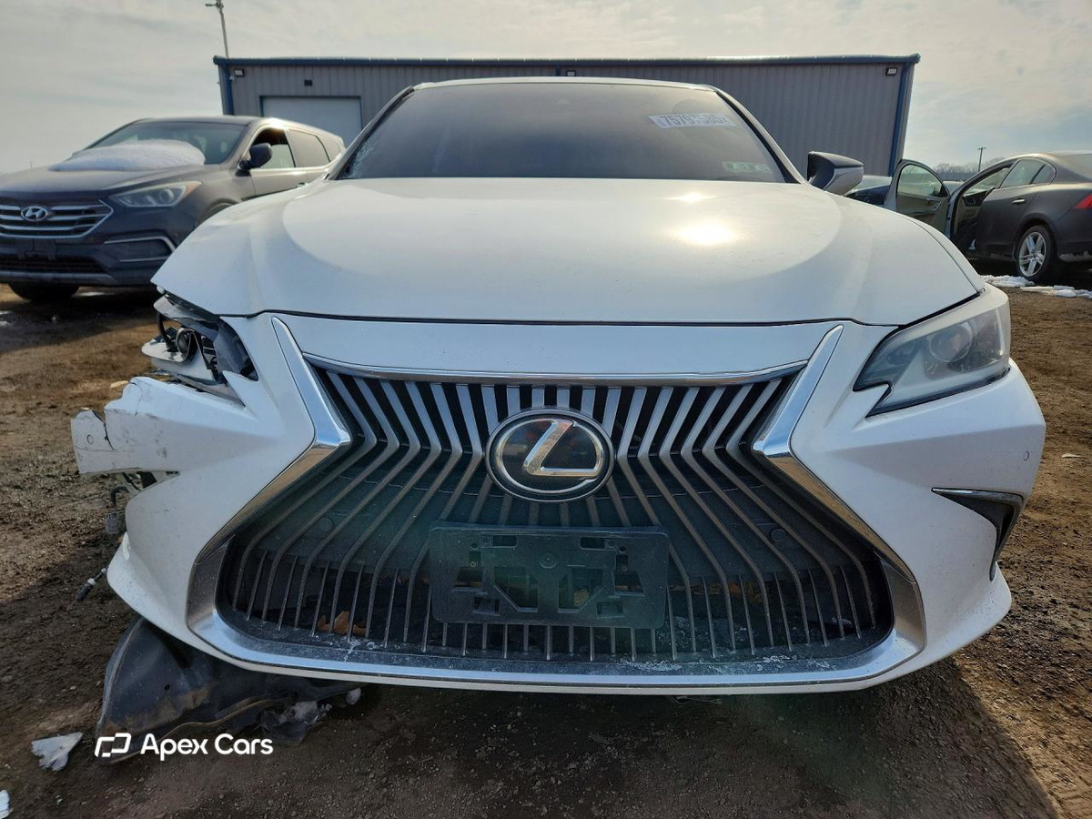Lexus ES 2020