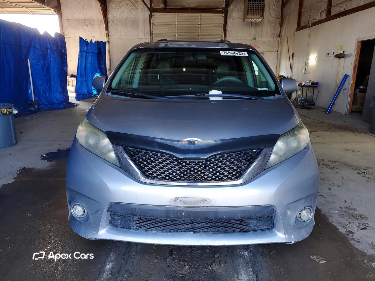 Toyota Sienna 2011