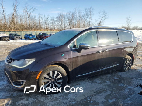 Chrysler Pacifica 2017 - Image 1 of 13