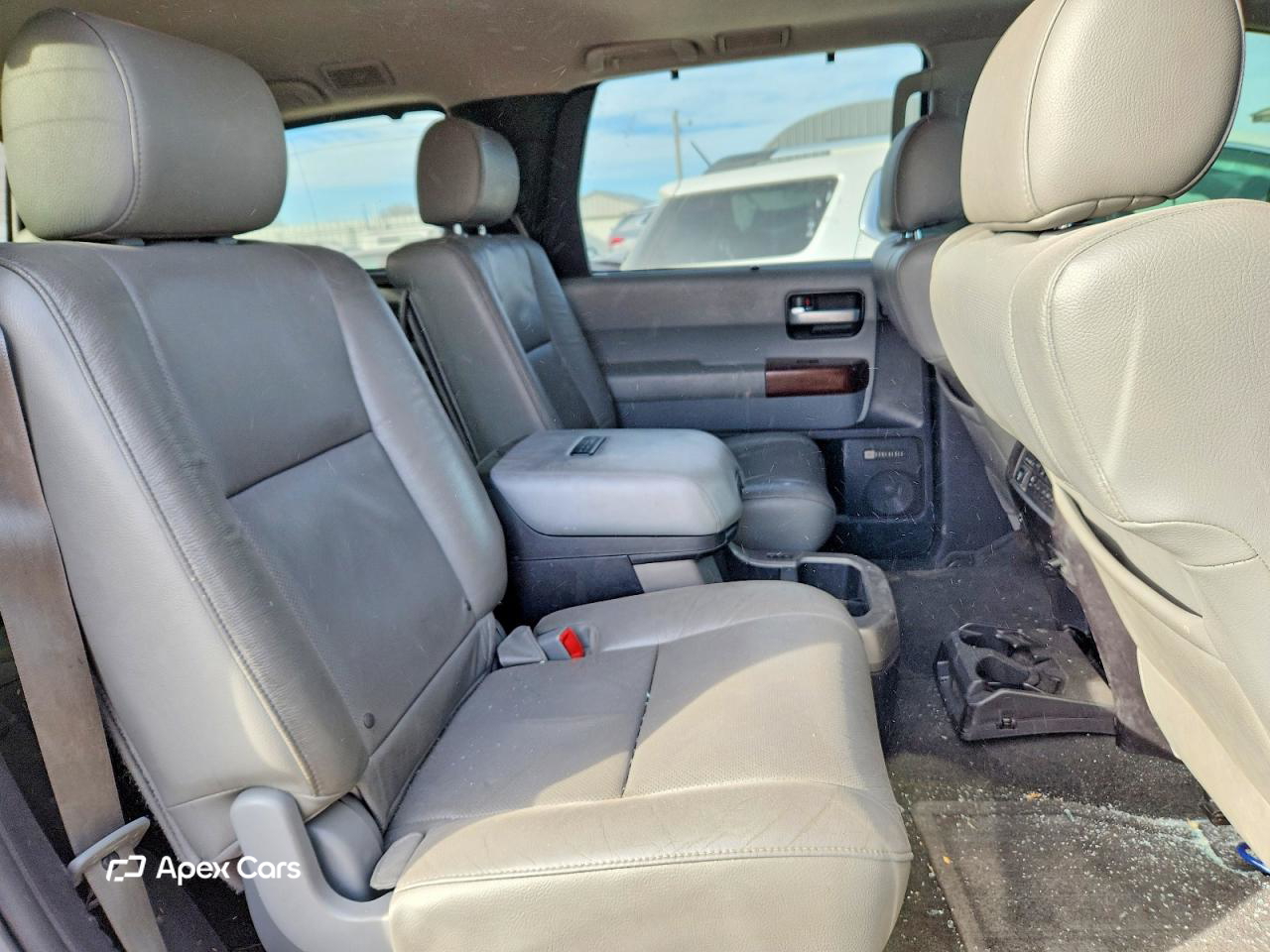 Toyota Sequoia 2015