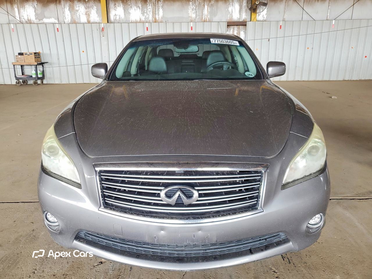 Infiniti M 2013