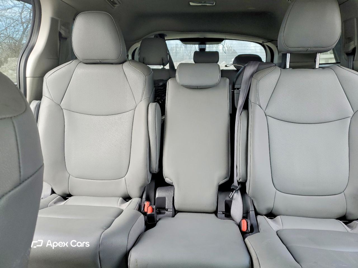 Toyota Sienna 2021
