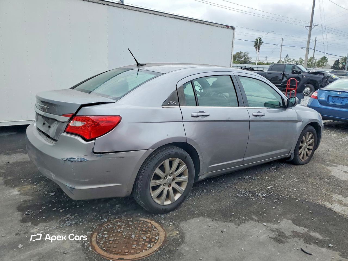 Chrysler 200 2013