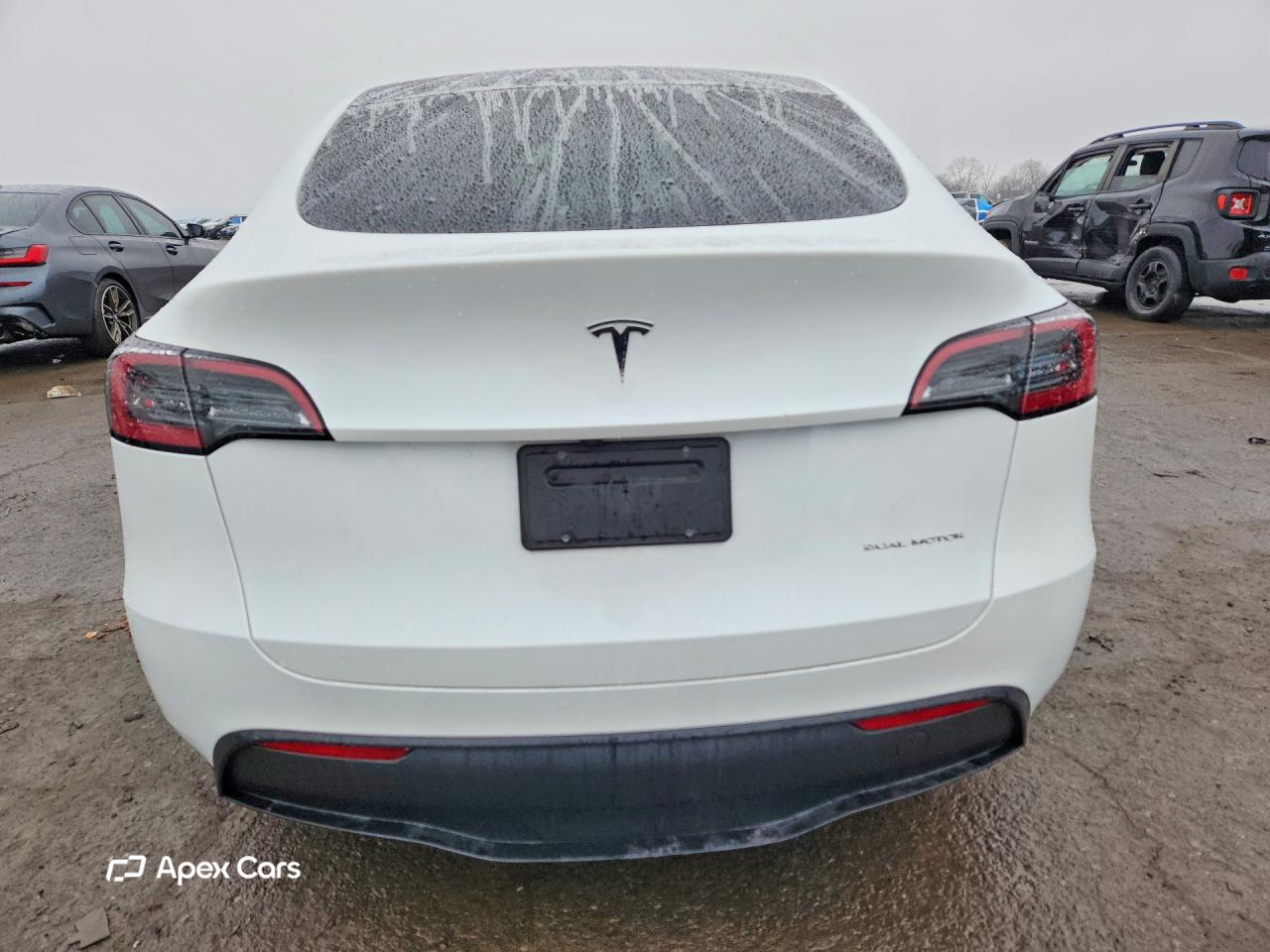 Tesla Model Y 2025