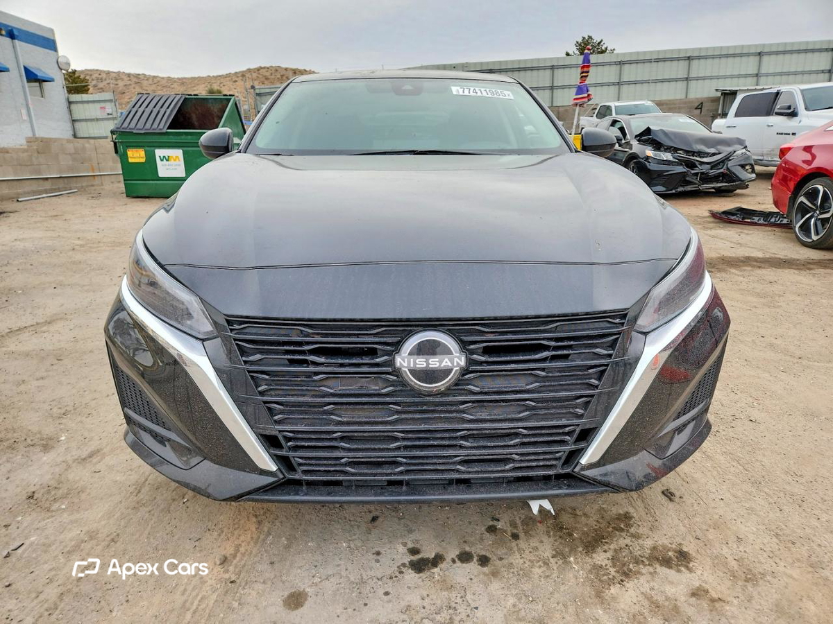 Nissan Altima 2024
