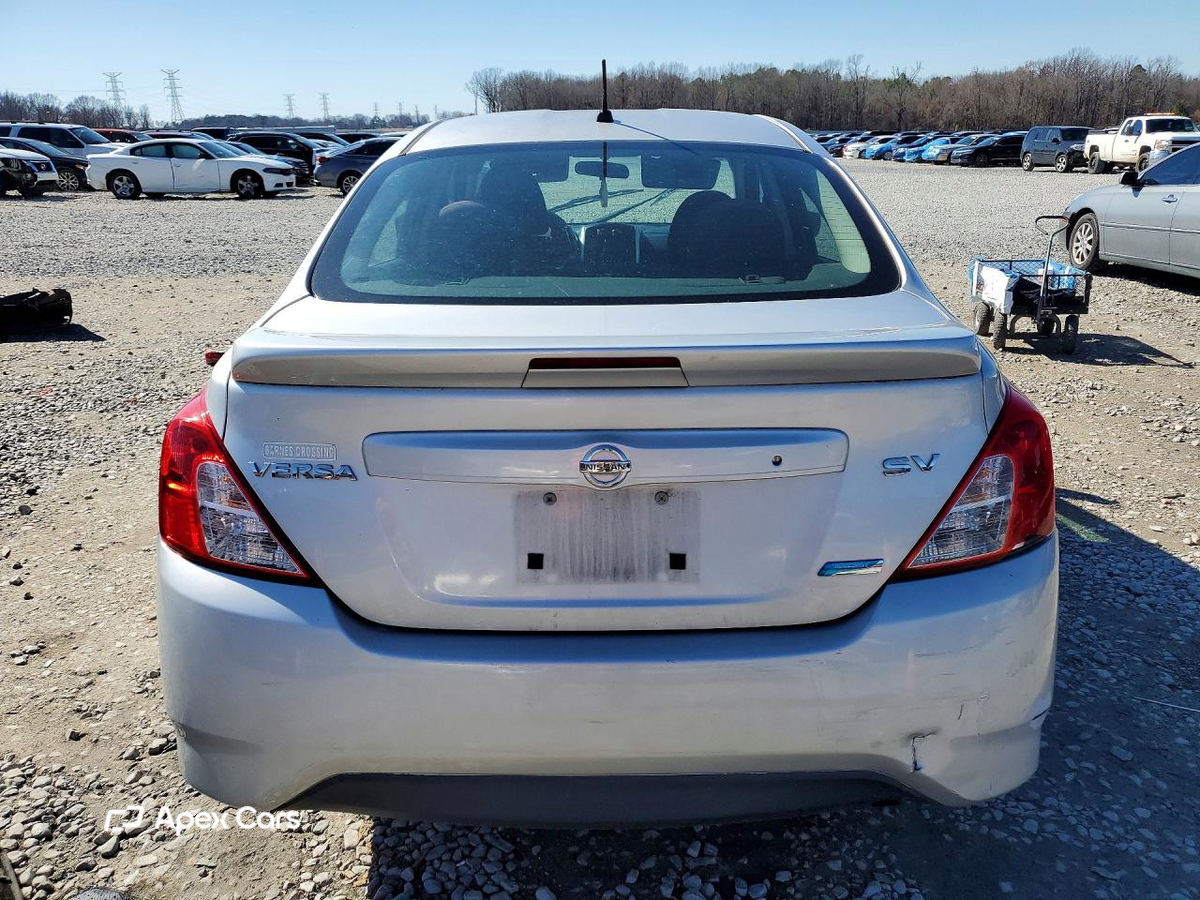Nissan Versa 2016