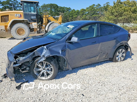 Tesla Model Y 2023 - Image 1 of 5