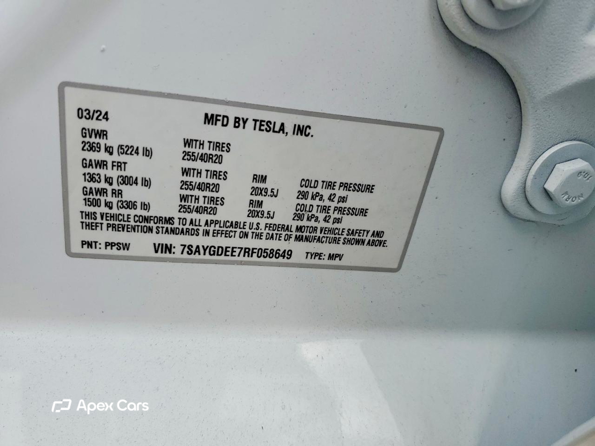 Tesla Model Y 2024