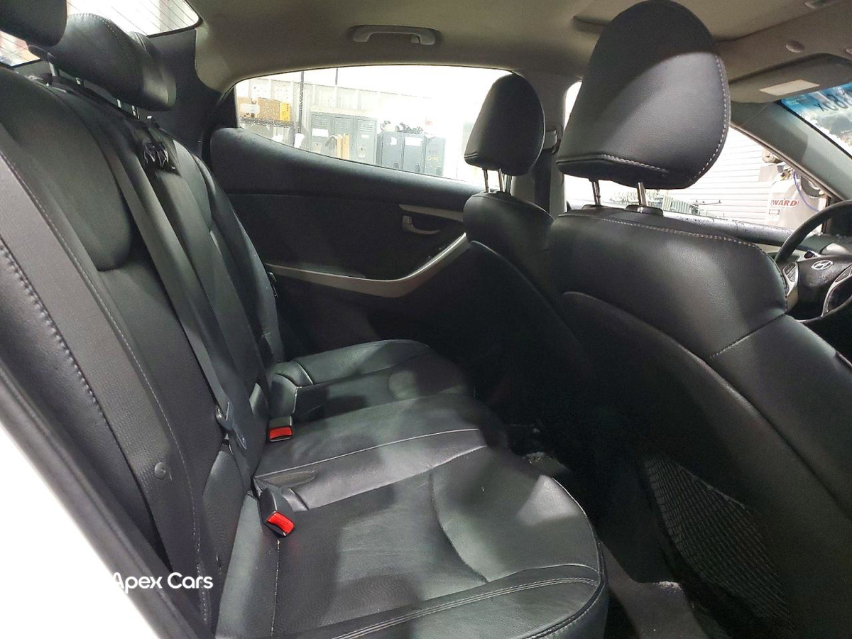 Hyundai Elantra 2012