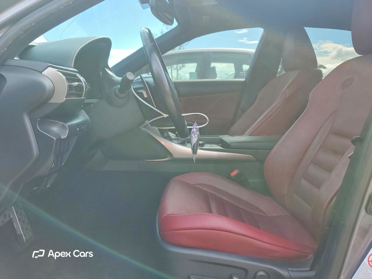 Lexus IS 2016