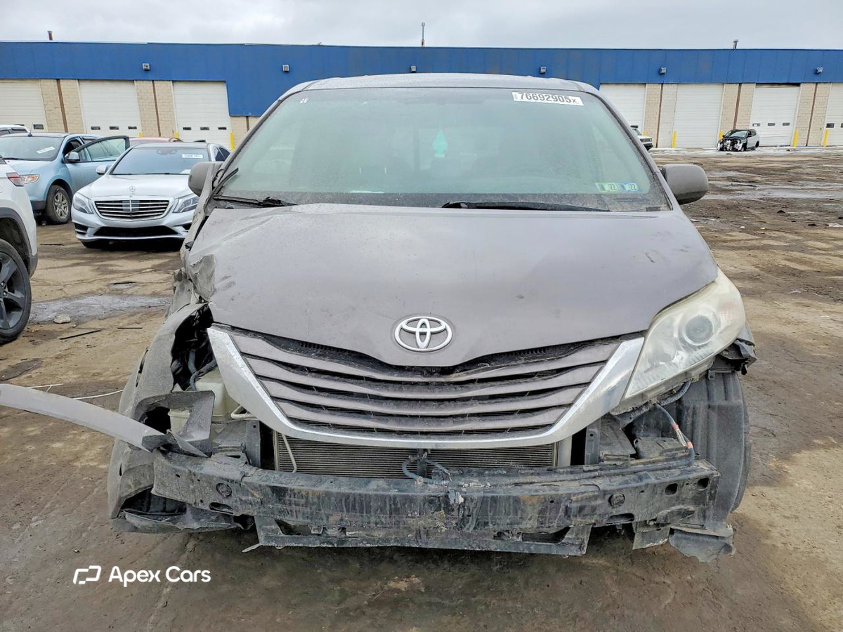 Toyota Sienna 2016