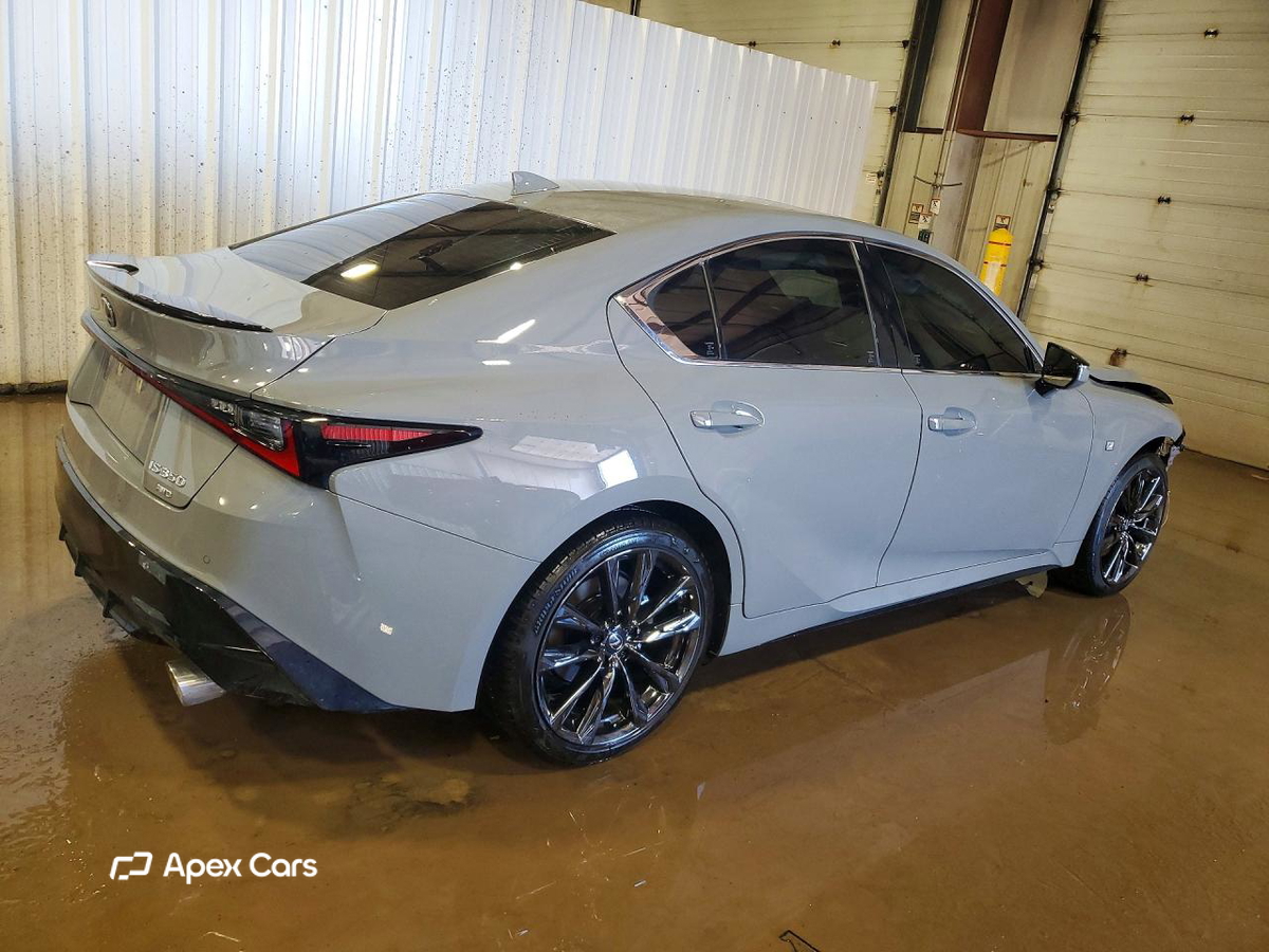 Lexus IS 2024