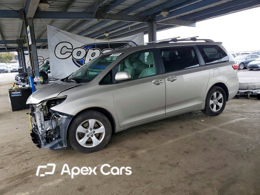 Toyota Sienna 2016 - Image 1 of 15